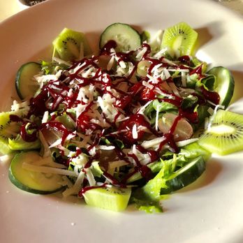 A Nova Casa de Ramiro - Salada Mista with an amazing raspberry vinaigrette dressing. - Portuguese Near Me - Obidos, 10