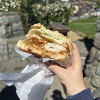Parkside Snack Bar - Crispy chicken sandwich - Fast Food Near Me - Stinson Beach, California