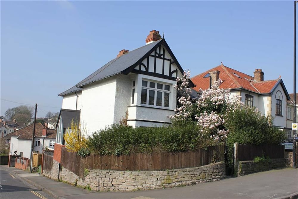 MAGGS & ALLEN 60 Northumbria Drive, Bristol, United Kingdom Real