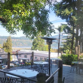 3 Rivers Grill - The view - American Near Me - Hood River, Oregon