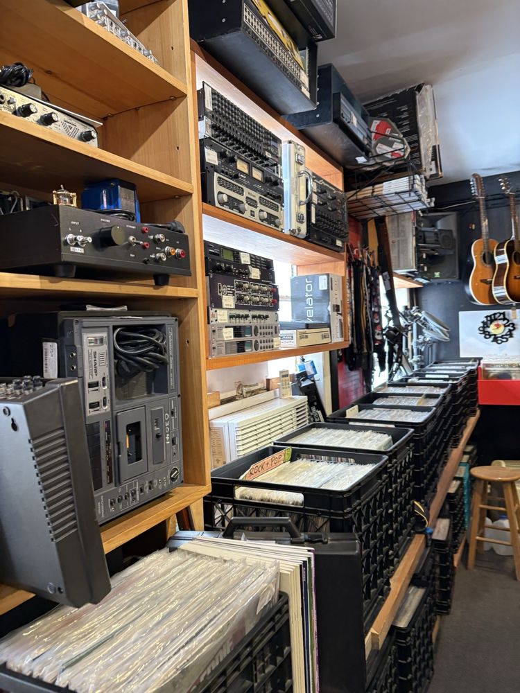 Woodstock Music Shop Logo