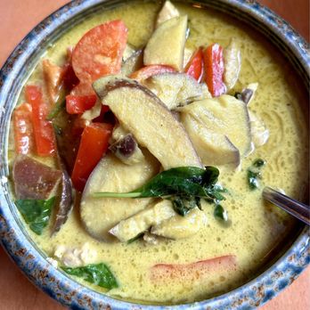 Barn Nork Aharn Thai - Green curry with chicken - Thai Near Me - Whistler, British Columbia