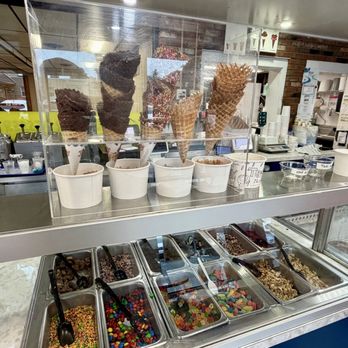 Kelly's Cone Connection - Cones and toppings - Ice Cream & Frozen Yogurt Near Me - Hamden, Connecticut
