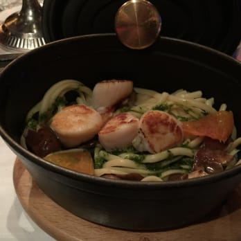Le Grand Bistro - Scallops on linguine saturated in olive oil. - Bistros Near Me - Paris, 75
