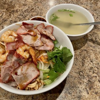 Hello Pho - Combination Dried Noodles - with egg noodles - Vietnamese Near Me - Concord, California