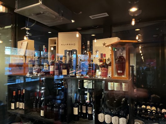 Black+Haus Tavern - Parker by null