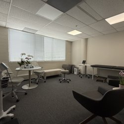 Rockson Liu, MD, FACS - Large comfortable exam rooms with lots of natural light