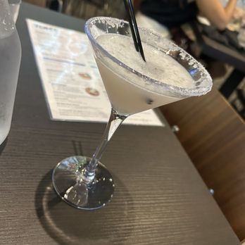Tom’s Watch Bar - Lavender Lemon Drop - Sports Bars Near Me - Orlando, Florida