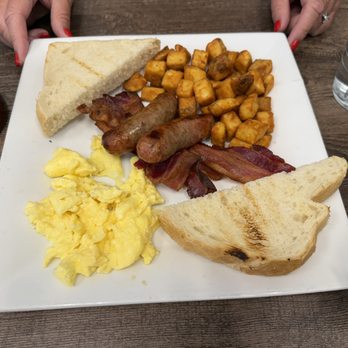 AmeriBrunch Cafe - Eggs, Sausage, Potatoes and bread - Breakfast & Brunch Near Me - Las Vegas, Nevada
