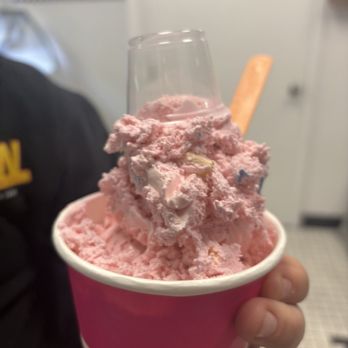 SUNDAES - Updated August 2025 - 52 Photos & 115 Reviews