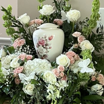 Viviano Flower Shop - Funeral arrangement - Florists Near Me - Chesterfield, Michigan Viviano Flower Shop - Funeral arrangement - Florists Near Me - Chesterfield, Michigan