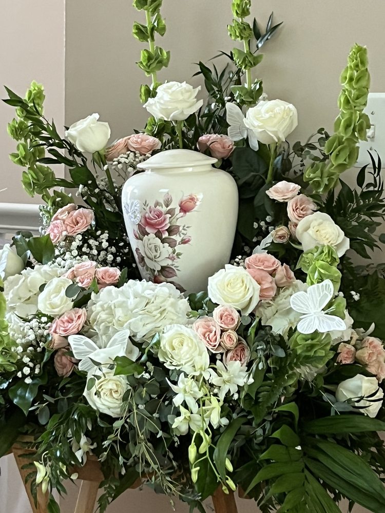 VIVIANO FLOWER SHOP Updated October 2024 13 Photos & 10 Reviews