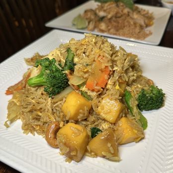 Pho Thai - Mango fried rice - Vietnamese Near Me - New Haven, Connecticut
