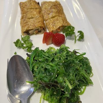 Yan's Garden Chinese Restaurant - Appetizer starter of cold bean curd wrap & seaweed from Family Combo for 4 set menu - Chinese Near Me - Burnaby, British Columbia Yan's Garden Chinese Restaurant - Appetizer starter of cold bean curd wrap & seaweed from Family Combo for 4 set menu - Chinese Near Me - Burnaby, British Columbia
