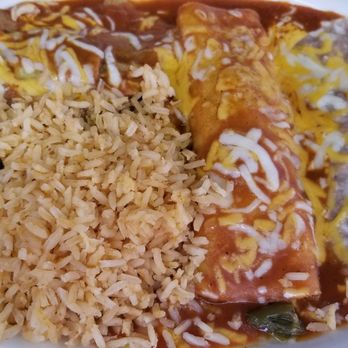 La Cabanita - Chile relleno and beef enchilada - Mexican Near Me - Wasco, California
