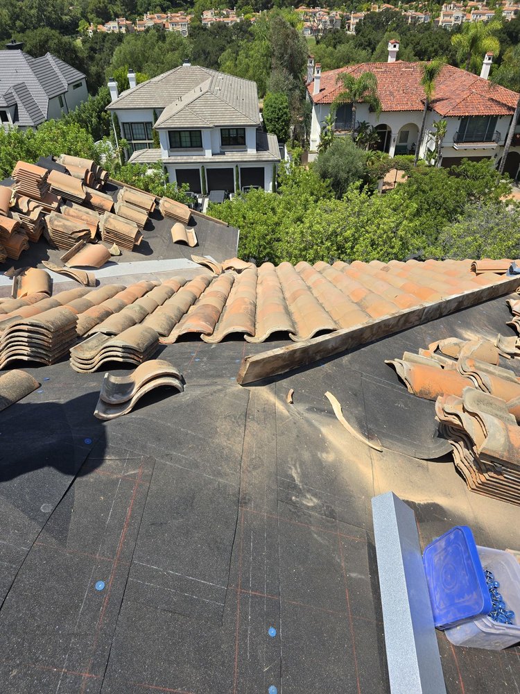 Slide of Luna Roof Repair