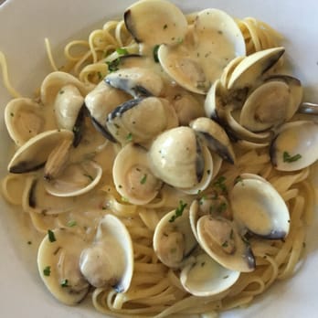 Strings Italian Cafe - Linguine with baby clams and white sauce - Italian Near Me - Visalia, California Strings Italian Cafe - Linguine with baby clams and white sauce - Italian Near Me - Visalia, California