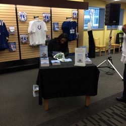 Barnes & Noble @ IUPUI Bookstore - Shay Spivey signing her book -- "How to Submit A Winning Scholarship Application"