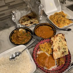Tandoori Hut - Garlic Naan Bread Mushroom Masala Chicken Biryani Butter Chicken