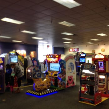 Chuck E. Cheese - a row of arcade machines - Pizza Near Me - Edison, New Jersey Chuck E. Cheese - a row of arcade machines - Pizza Near Me - Edison, New Jersey