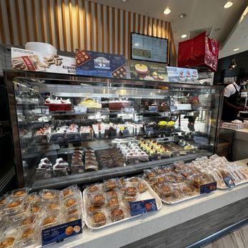 85°C Bakery Cafe-UTC - Coffee & Tea Near Me - San Diego, California