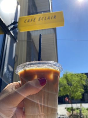 Café Éclair by null