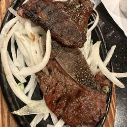 The beed was delivered on top of cold raw onions. I wish it was slightly grilled. Hot iron plate was not hot. The beed was delivered on top of cold raw onions. I wish it was slightly grilled. Hot iron plate was not hot.
