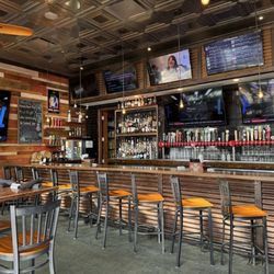 Street Side Ale House & Eatery - Inside bar