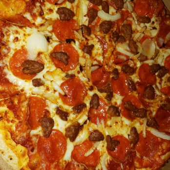 Pizza Hut - 8/20/2022 - Sausage, Pepperoni & Onions - Pizza Near Me - National City, California