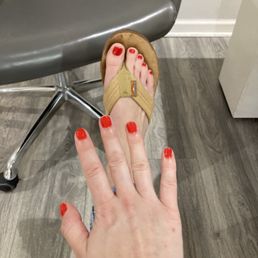 Gel mani/regular pedi