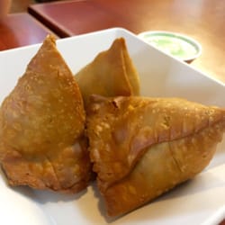 Kimos Turkish and Indian Cuisine - Samosa with mint chutney