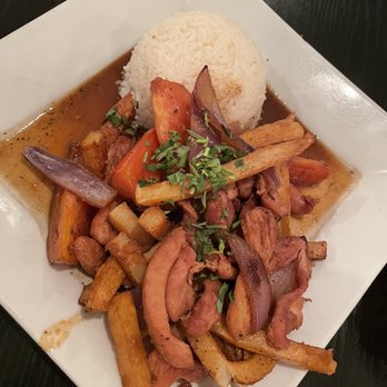 Mamita Peruvian Restaurant - Saltado De Pollo Con Vegetales - Peruvian Near Me - Glendale, California Mamita Peruvian Restaurant - Saltado De Pollo Con Vegetales - Peruvian Near Me - Glendale, California