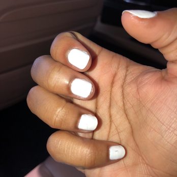 Aloha Nail Spa - Ring finger nail with hump - Nail Salons Near Me - Miami Beach, Florida