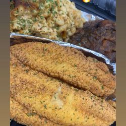 Lola’s Bussdown - Catfish plate