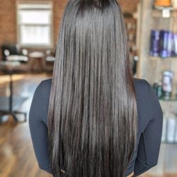 Salon Lift - Can you even believe she's wearing extensions? 
Done by our stylist Natalie.