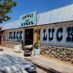 Black Luck Vintage