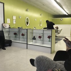 Raj Threading Salon - The inside