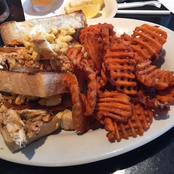 Dead End BBQ - Dead end Mac attack with sweet potato fries - Barbeque Near Me - Knoxville, Tennessee Dead End BBQ - Dead end Mac attack with sweet potato fries - Barbeque Near Me - Knoxville, Tennessee