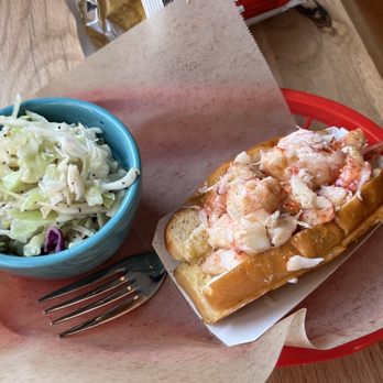 Luke's Lobster - 4oz lobster roll and slaw - Seafood Near Me - Seattle, Washington Luke's Lobster - 4oz lobster roll and slaw - Seafood Near Me - Seattle, Washington