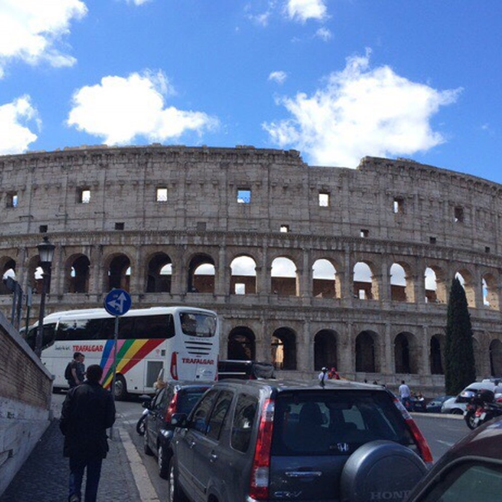 Colosseo - Bright sunny day! - Local Flavor Near Me - Rome, RM
