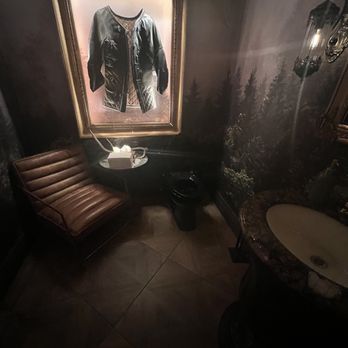 Trophy Room - Bathroom - Cocktail Bars Near Me - Phoenix, Arizona