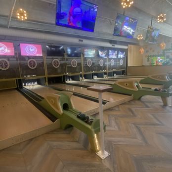 Coop de Ville - Bowling - Chicken Shop Near Me - Pittsburgh, Pennsylvania Coop de Ville - Bowling - Chicken Shop Near Me - Pittsburgh, Pennsylvania