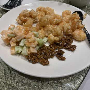 Harborview Restaurant & Bar - Honey walnut prawns with fresh fruit - Dim Sum Near Me - San Francisco, California Harborview Restaurant & Bar - Honey walnut prawns with fresh fruit - Dim Sum Near Me - San Francisco, California