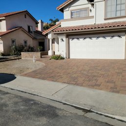 Omega Pavers Inc. (Orco pavers-Orcotta & Tuscany mix; Belgard Belair wall in Toscana.) Omega Pavers Inc. (Orco pavers-Orcotta & Tuscany mix; Belgard Belair wall in Toscana.)