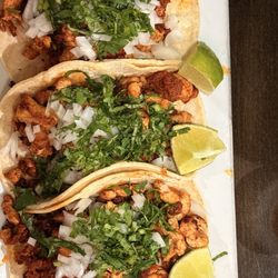 Side Street Cantina - Chicken and chorizo tacos