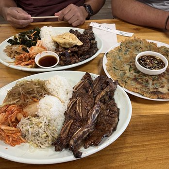 Yong's Kal-Bi - Beef Kalbi plate & mixed chicken/beef plate. So delicious! - Korean Near Me - Waimea, Hawaii