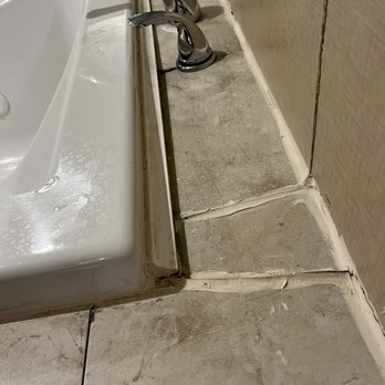 Best Western Plus Poconos Hotel - Cracked tiles - Hotels Near Me - Tannersville, Pennsylvania Best Western Plus Poconos Hotel - Cracked tiles - Hotels Near Me - Tannersville, Pennsylvania