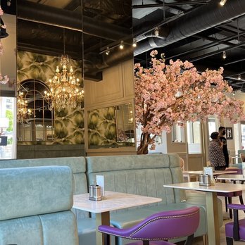 Evviva - Interior - Breakfast & Brunch Near Me - North York, Ontario Evviva - Interior - Breakfast & Brunch Near Me - North York, Ontario