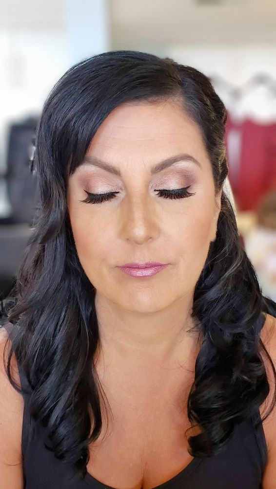 Damari Beauty Logo
