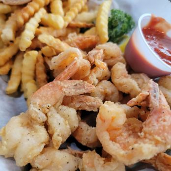 Fish On Fire - Fried shrimp basket with fries, coleslaw and garlic bread. - Seafood Near Me - Orlando, Florida Fish On Fire - Fried shrimp basket with fries, coleslaw and garlic bread. - Seafood Near Me - Orlando, Florida
